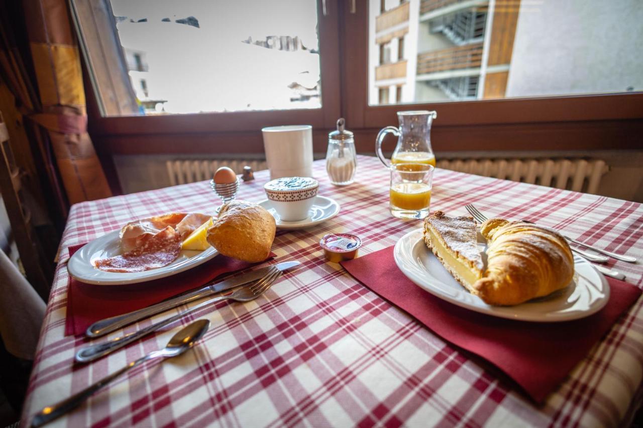 Hotel & Ristorante Serenella Breuil-Cervinia Zewnętrze zdjęcie
