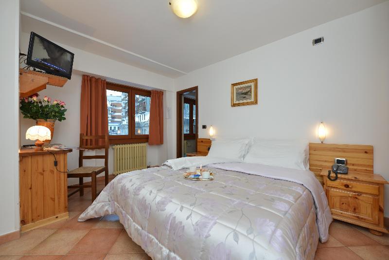 Hotel & Ristorante Serenella Breuil-Cervinia Zewnętrze zdjęcie